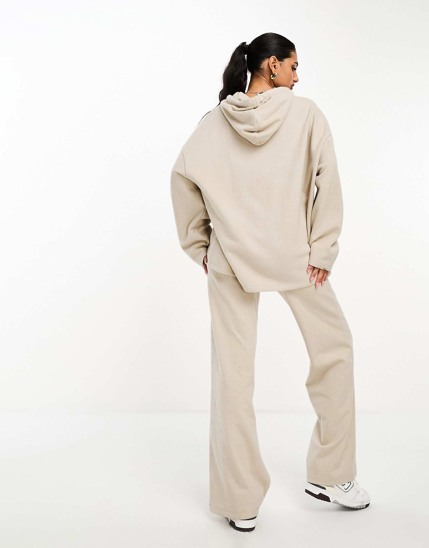 Pantalon de jogging large super doux coordonné en crème chaude
