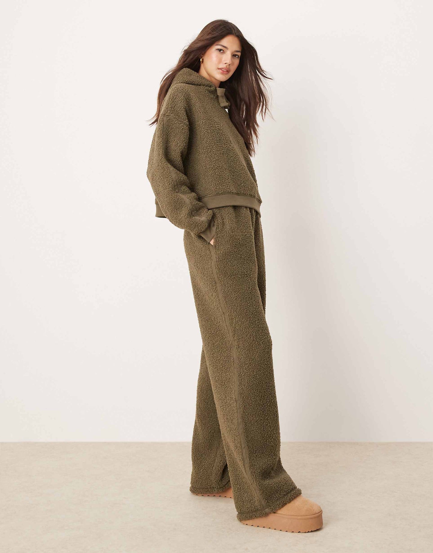 Ensemble sweat à capuche et pantalon large