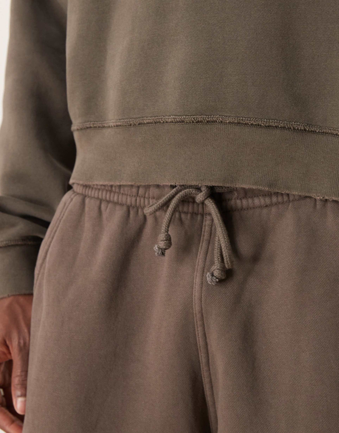 Pantalon de jogging à ourlet ouvert