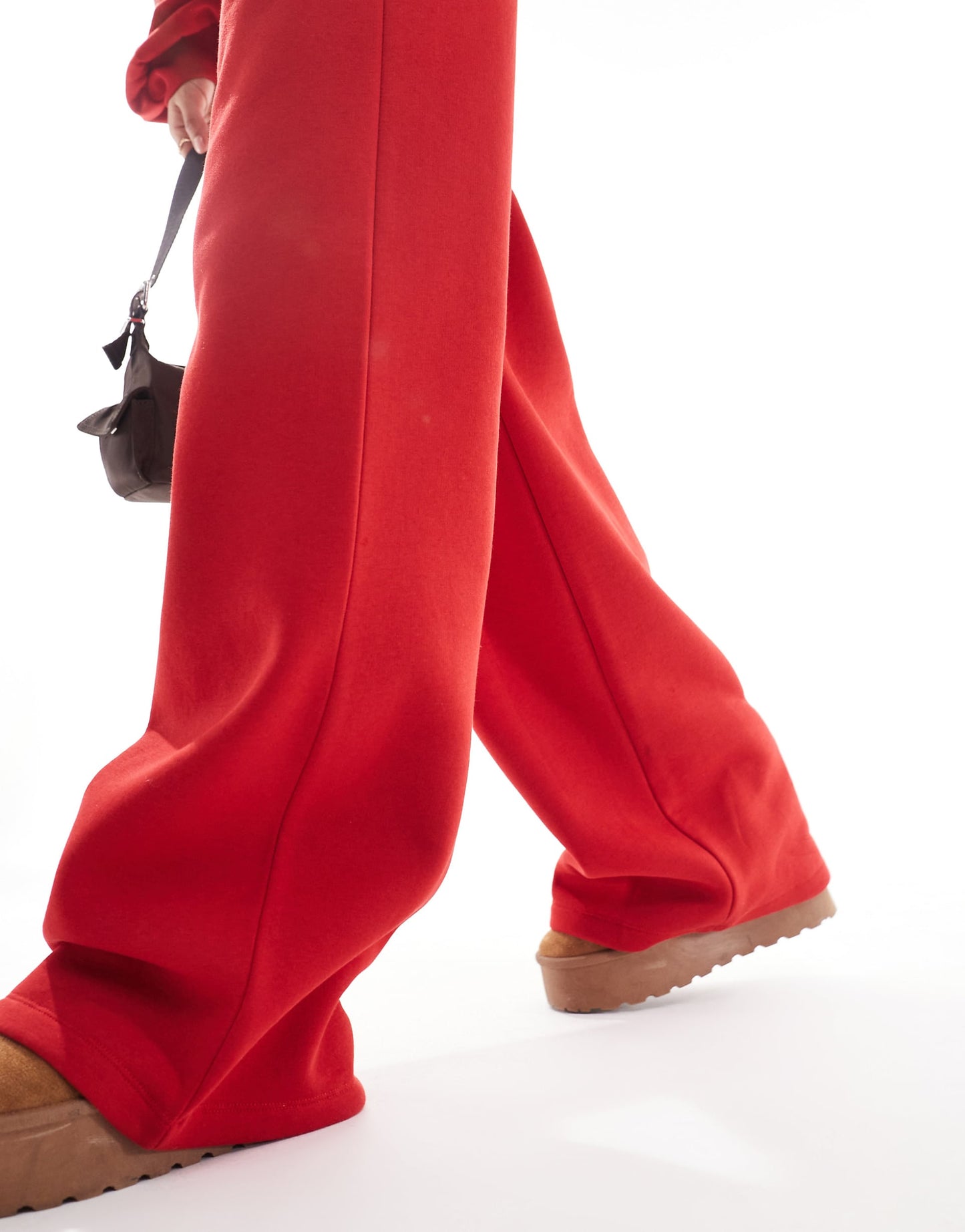 pantalon de survêtement en rouge