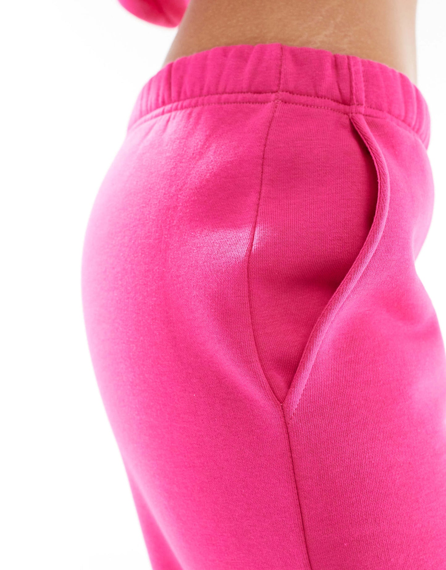 sweat à capuche et jogging en rose