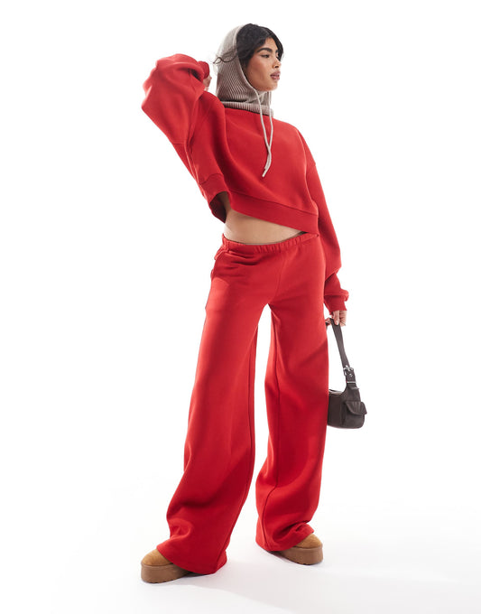 pantalon de survêtement en rouge
