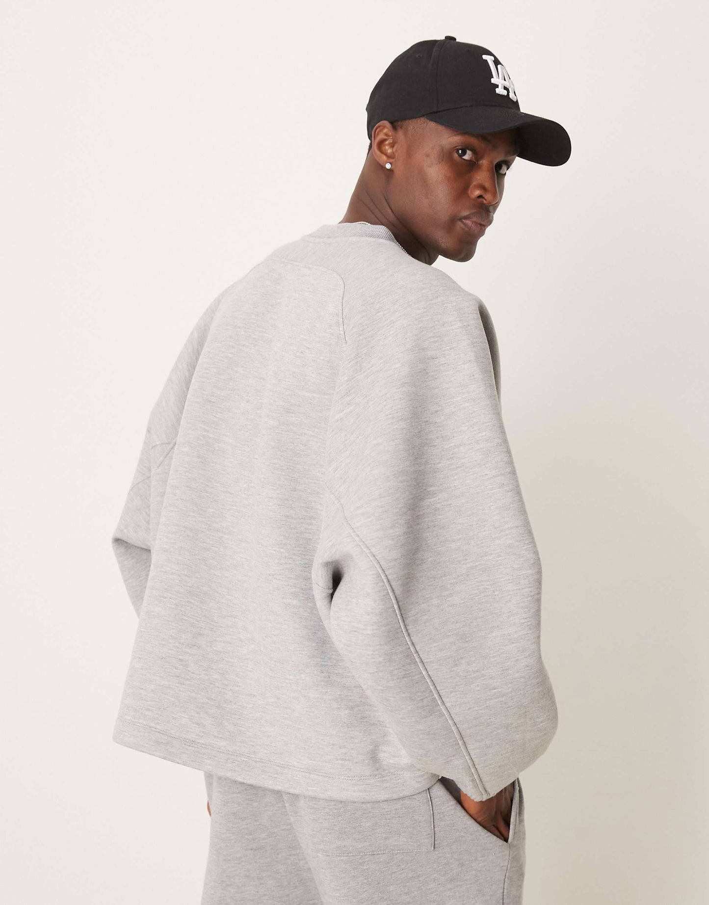 Extreem oversized sweatshirt van scubastof in gemêleerd grijs
