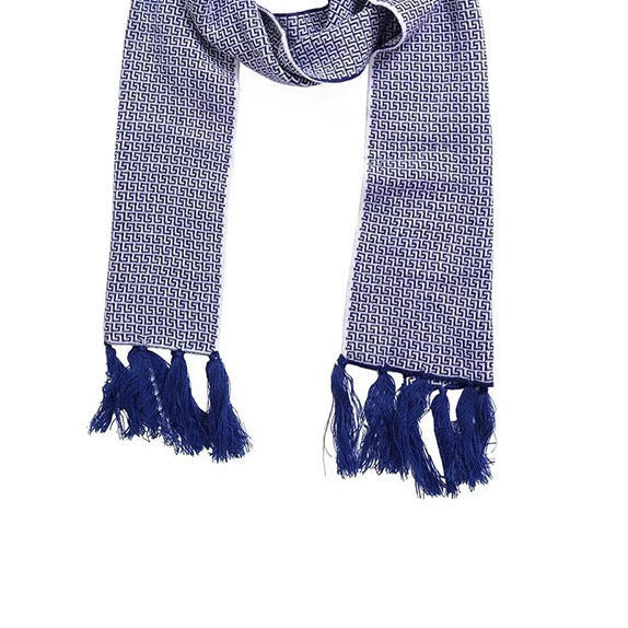 Écharpe élégante à motifs bleus et blancs avec pompons