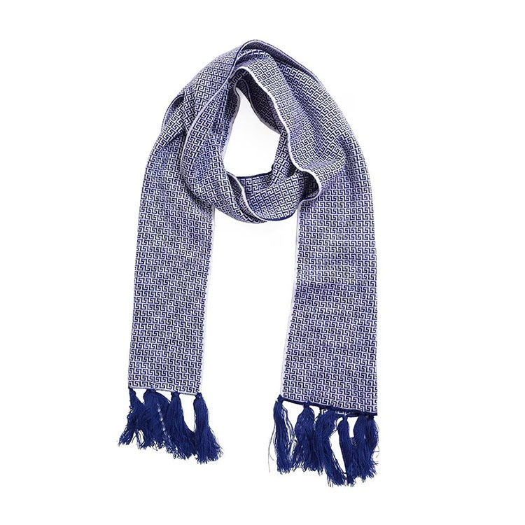Écharpe élégante à motifs bleus et blancs avec pompons