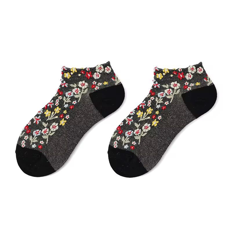 Paire de socquettes brodées de fleurs